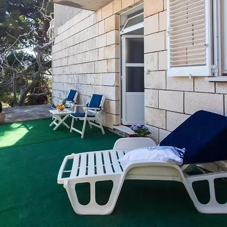Eulalija- One-bedroom With Terrace And Sea View Διαμέρισμα