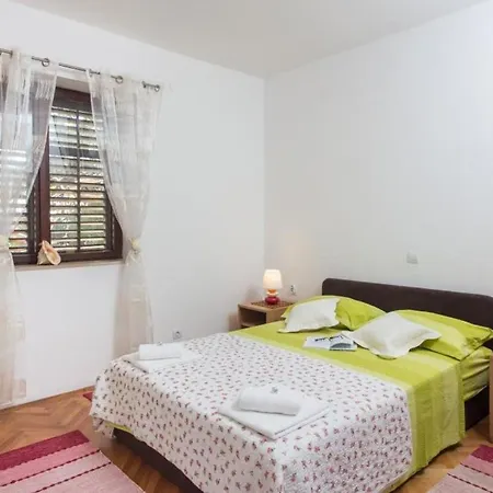 Eulalija- One-bedroom With Terrace And Sea View Appartement