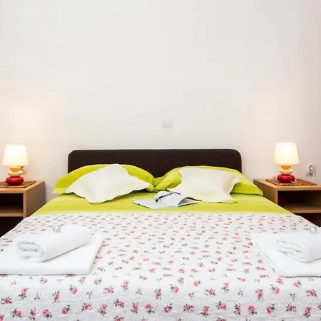 Eulalija- One-bedroom With Terrace And Sea View Διαμέρισμα Ντουμπρόβνικ